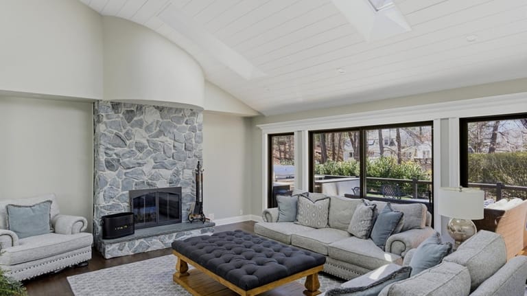 The house has 6,475 square feet of living space.